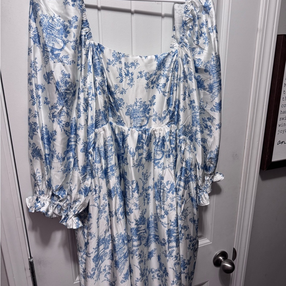 ARULA Blue and White Floral Mini Dress